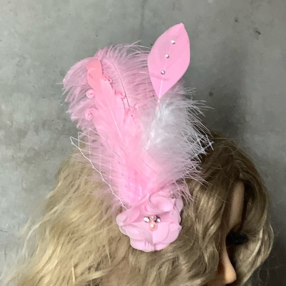 🌸 FLOWER FASCINATOR BOHO FEATHER BOHEMIAN BURLESQUE CLIP HAIR PIECE SHOW GIRL - Picture 6 of 7